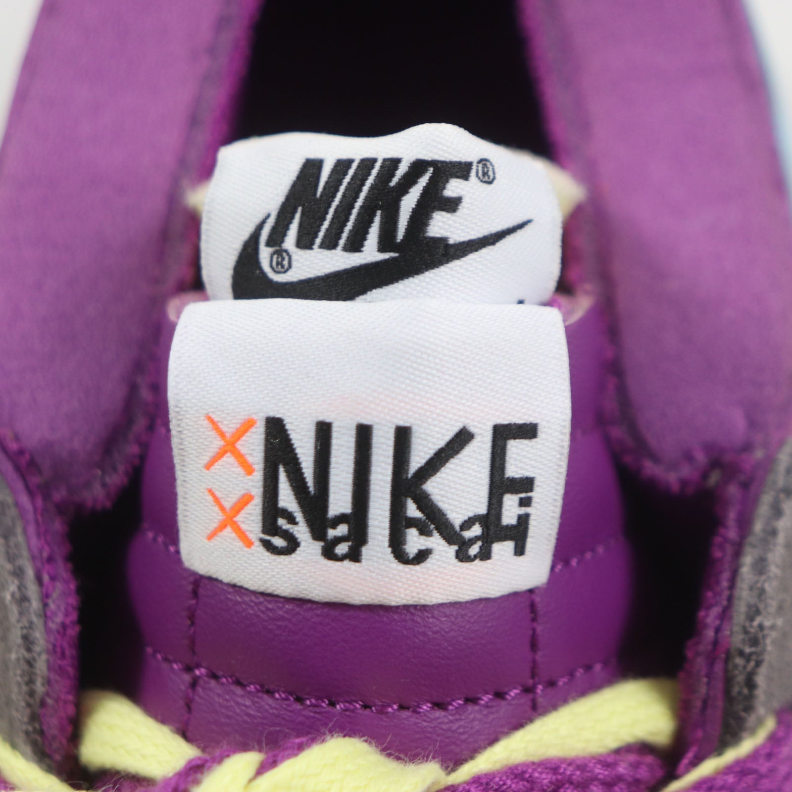 NIKE KAWS SACAI BLAZER LOW パープル ダスク スニーカー