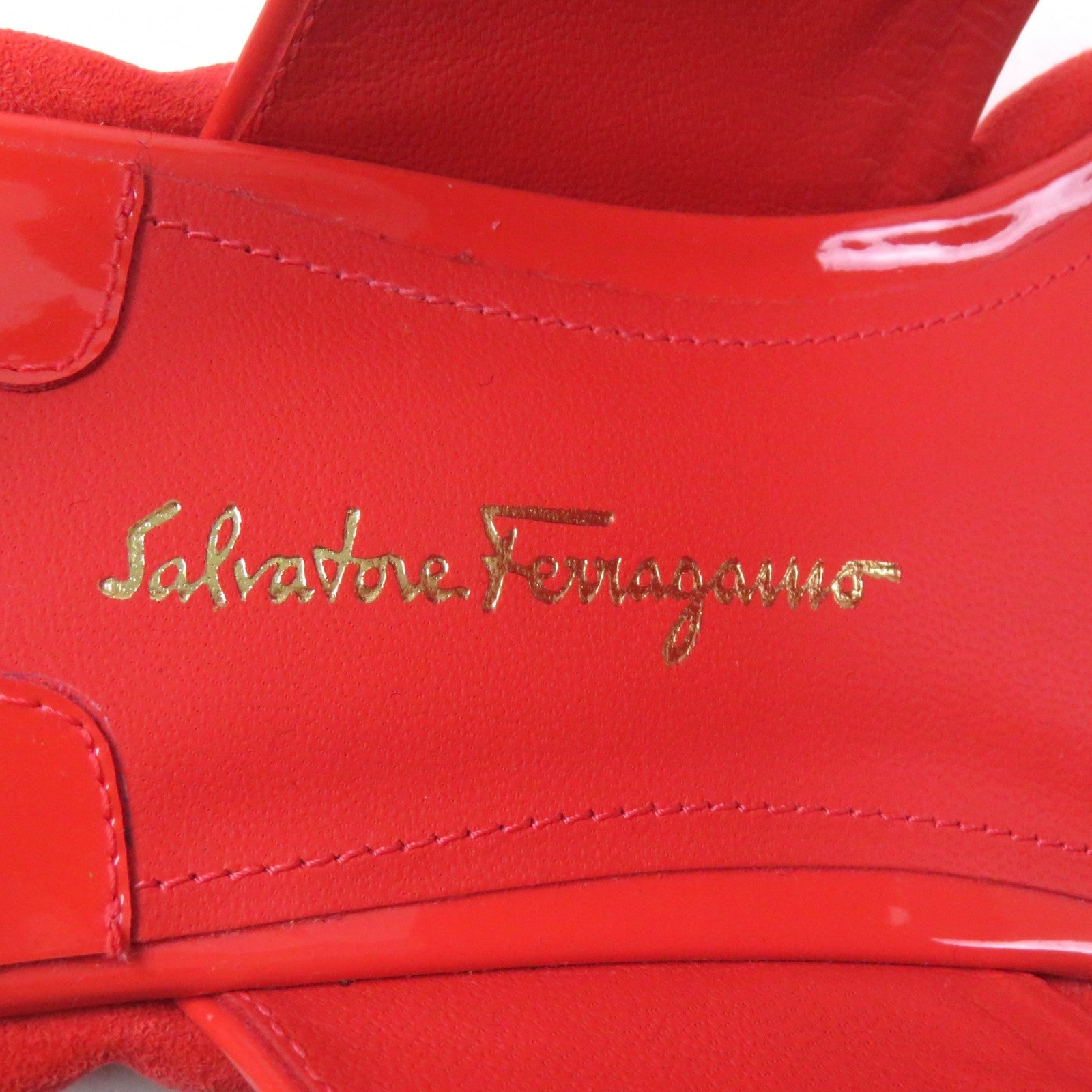 サルヴァトーレ フェラガモ パテント レザー サンダル レッド