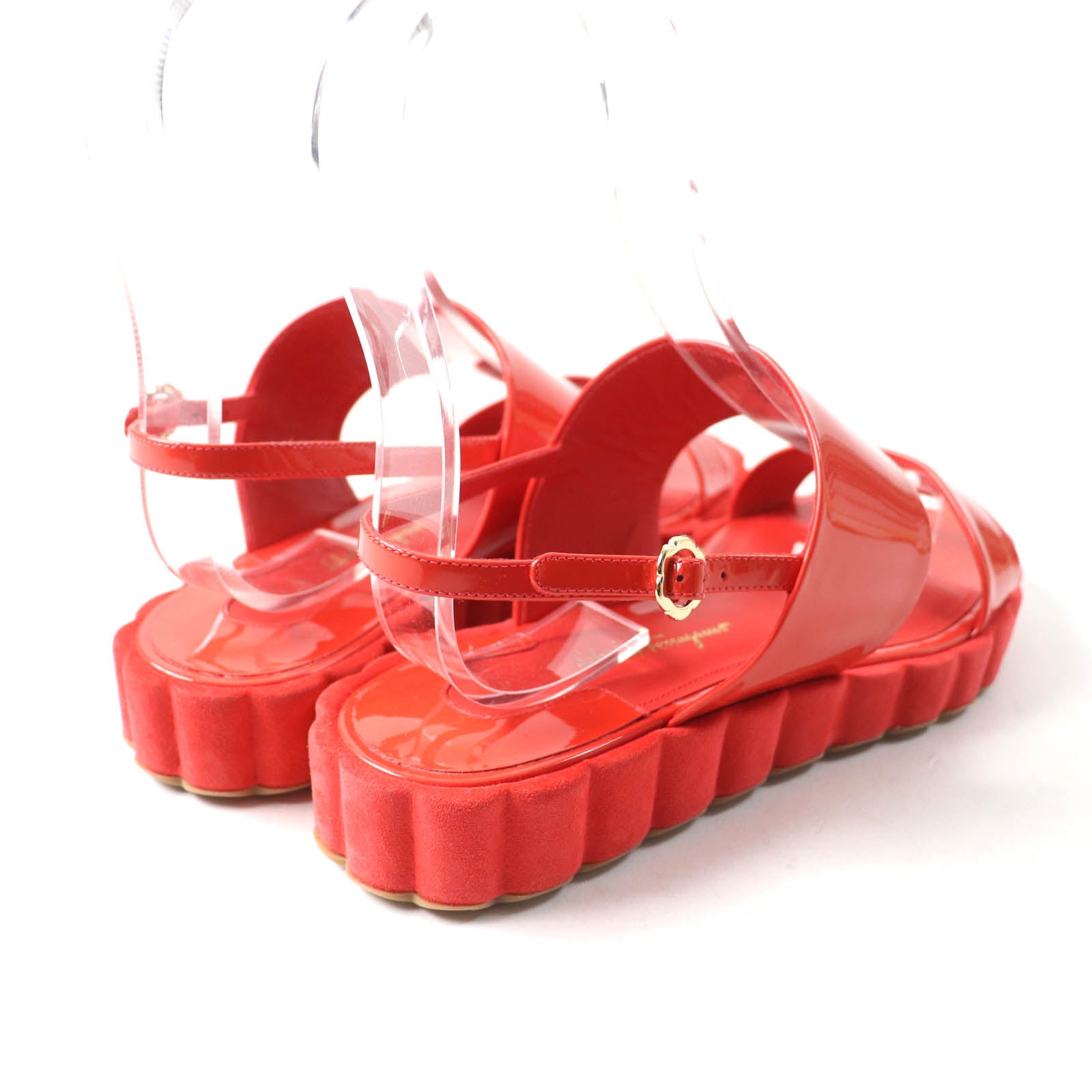 サルヴァトーレ フェラガモ パテント レザー サンダル レッド