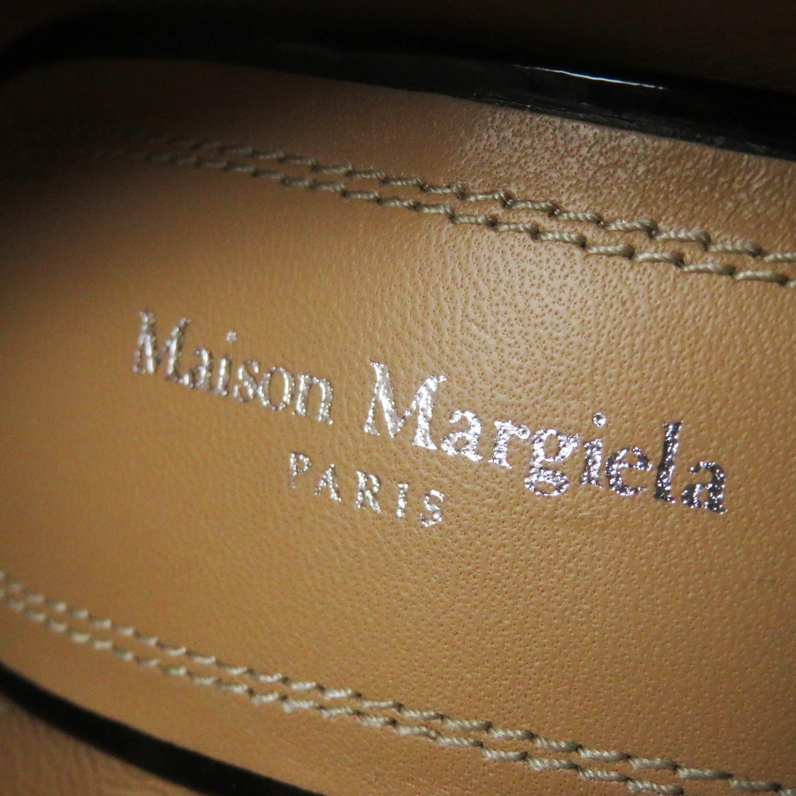 メゾン マルジェラ パテント レザー アーモンド トゥ パンプス