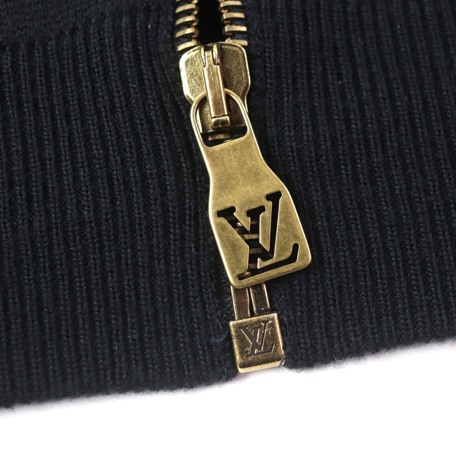 ルイヴィトン 1AFYEJ エンボス ブルゾン