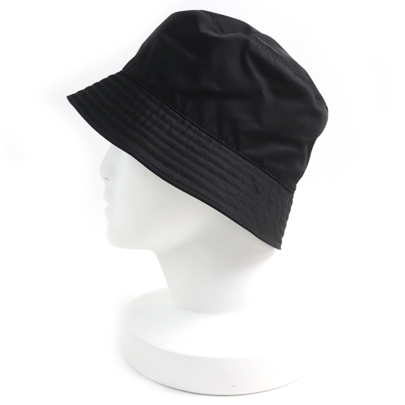 プラダ Re-Nylon トライアングル ロゴ バケット ハット