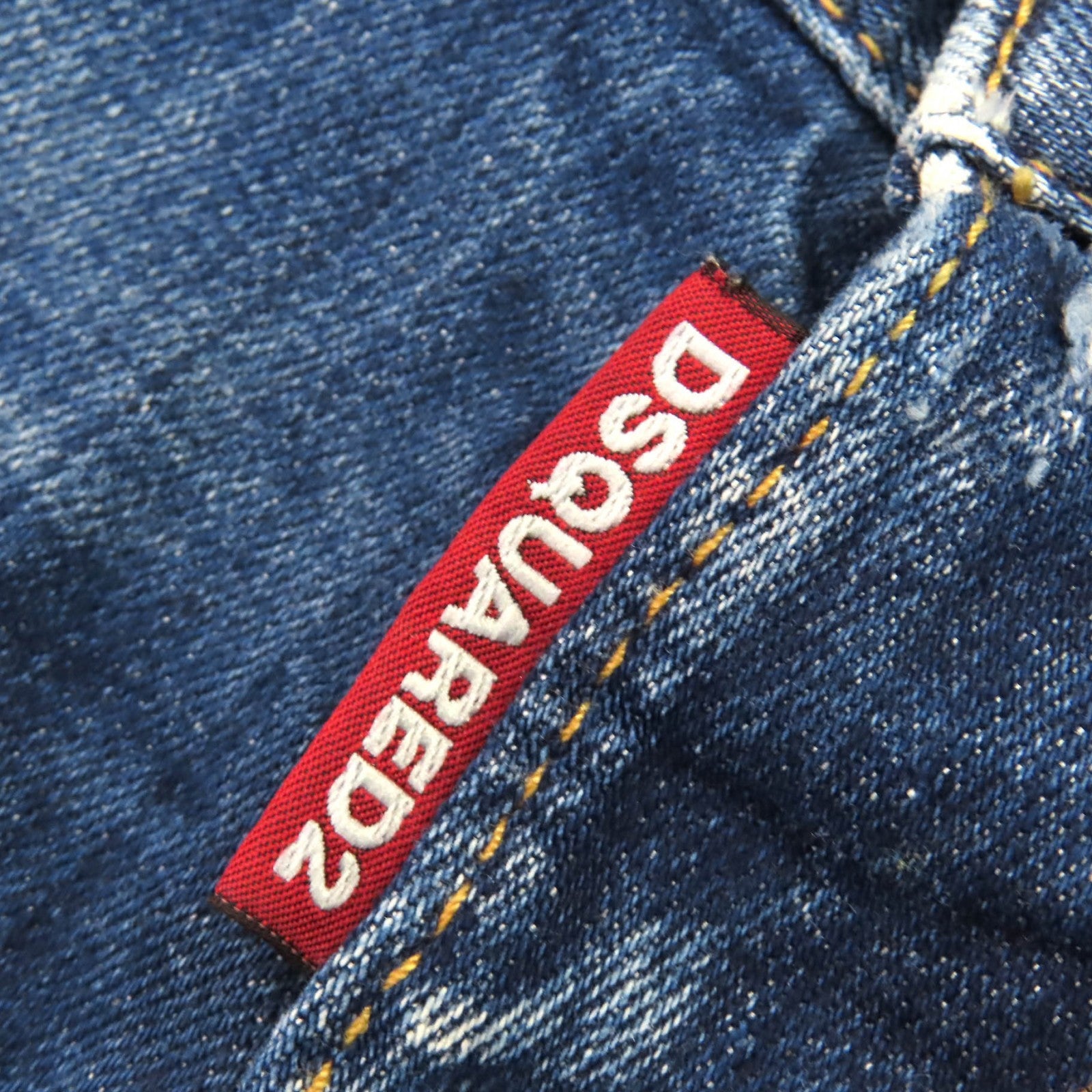 DSQUARED2 クラシック ケニー ツイスト ジーンズ
