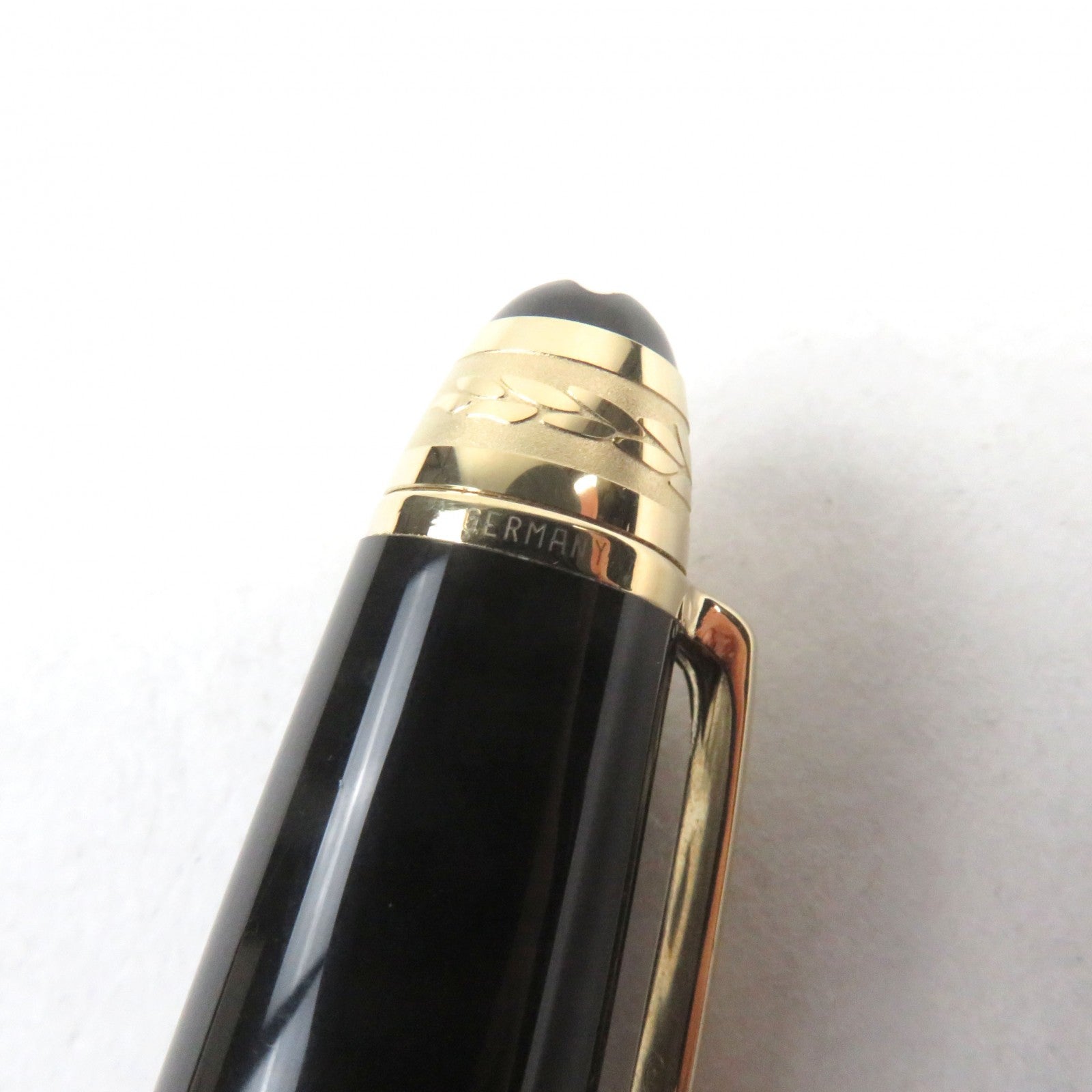 MONTBLANC Meisterstuck Signature Ballpoint Pen