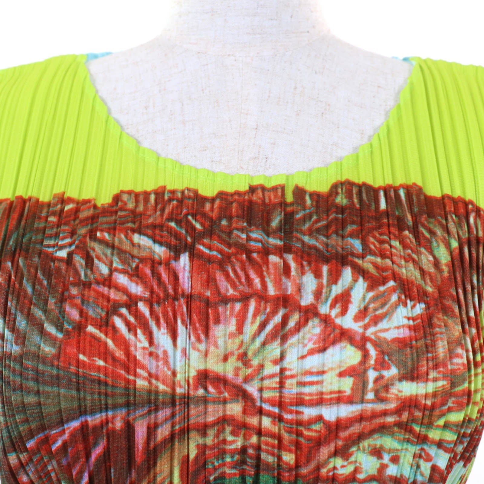 PLEATS PLEASE カーネーション Tシャツ