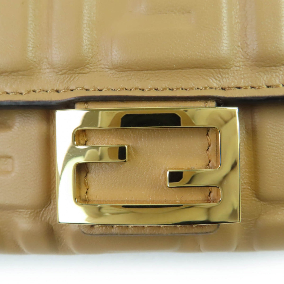 フェンディ FFメタル バゲット コンチネンタル レザー 長財布
