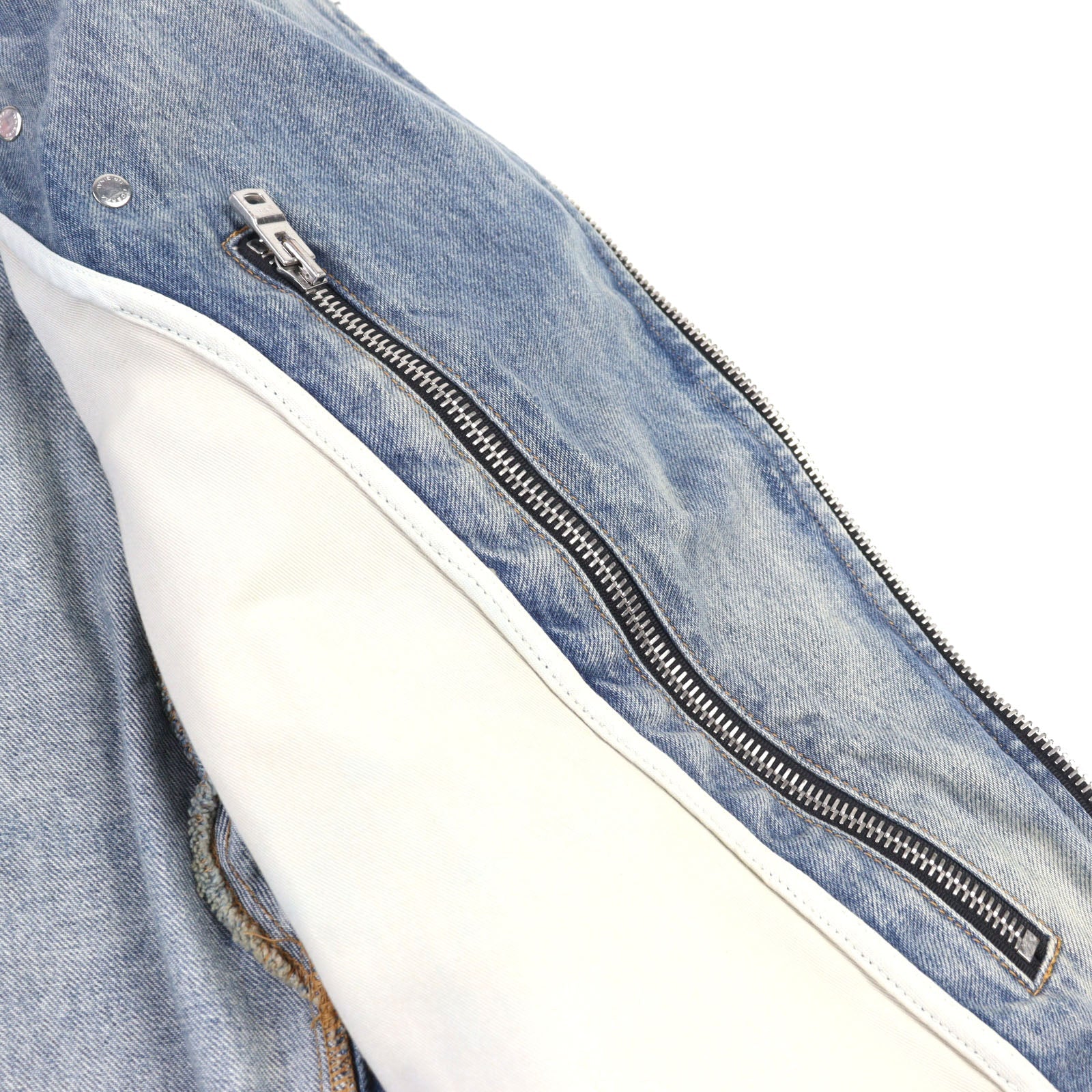 AMIRI ダメージ デニム メタル ロゴ デニム ジャケット