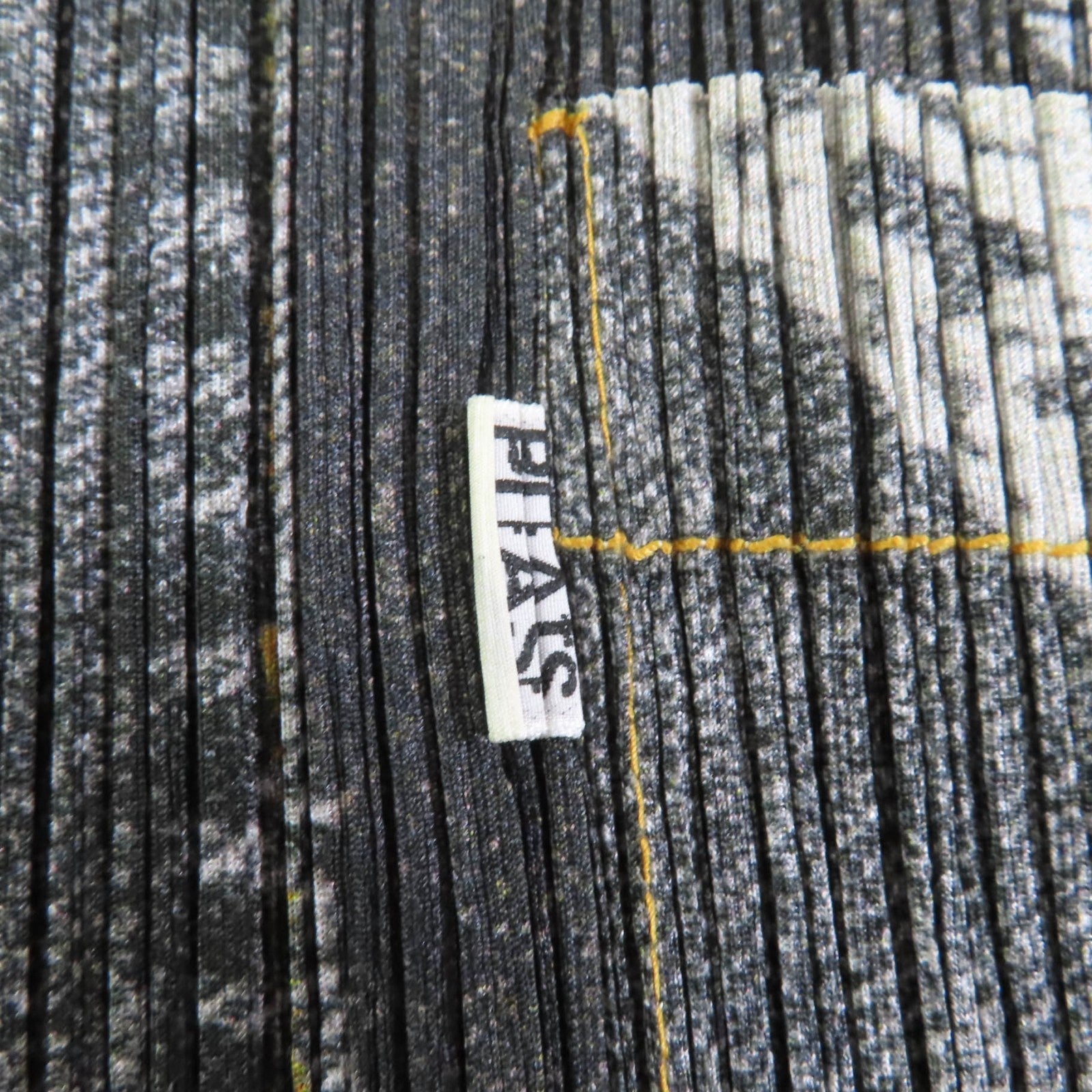 PLEATS PLEASE PP61-JE602 ポリエステル トップ