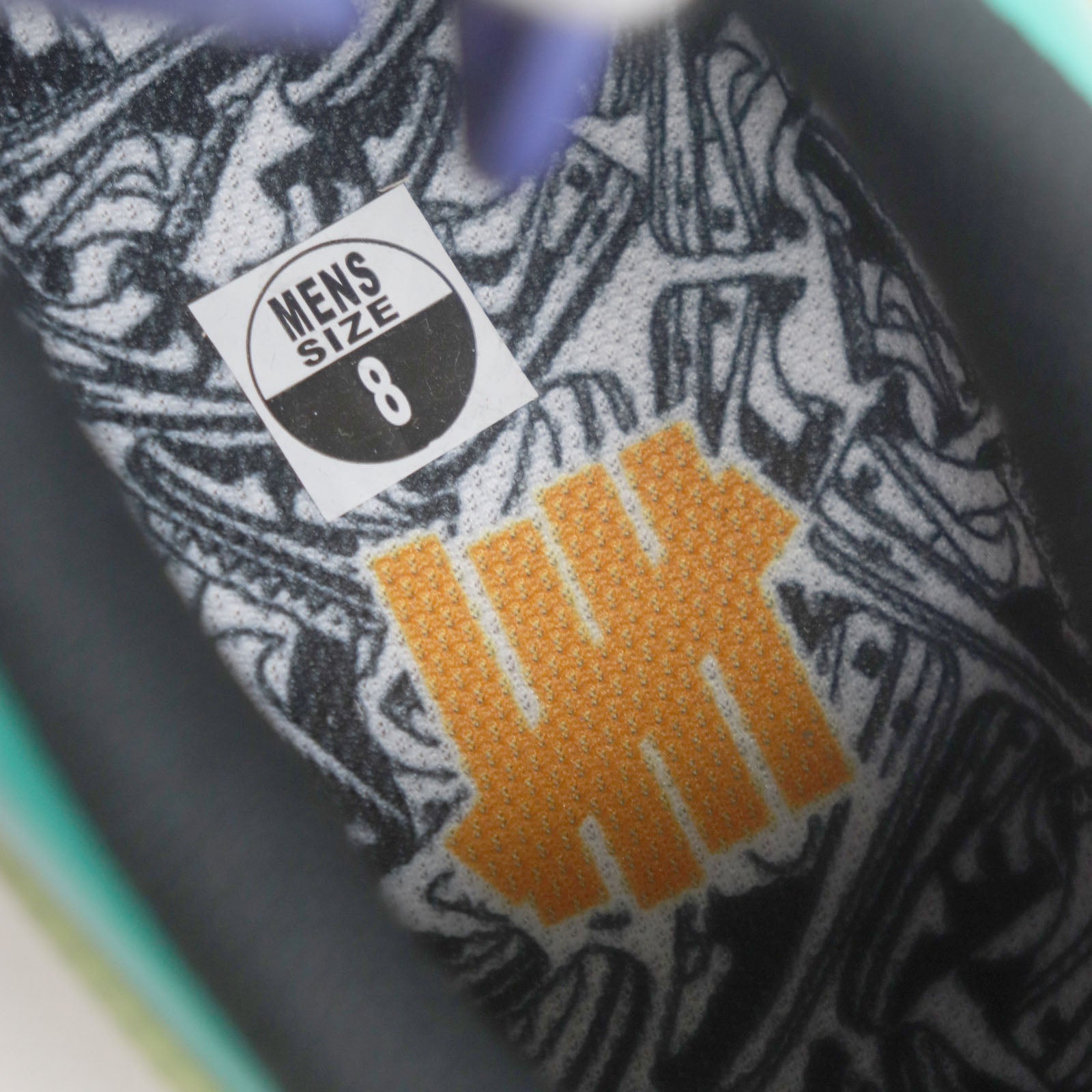 UNDEFEATED NIKE AIR FORCE 1 LOW スニーカー