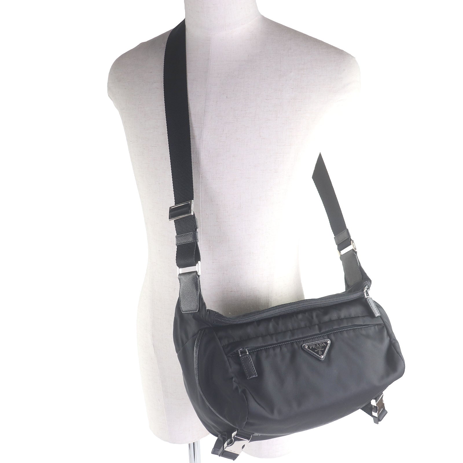 プラダ Re-Nylon ショルダーバッグ