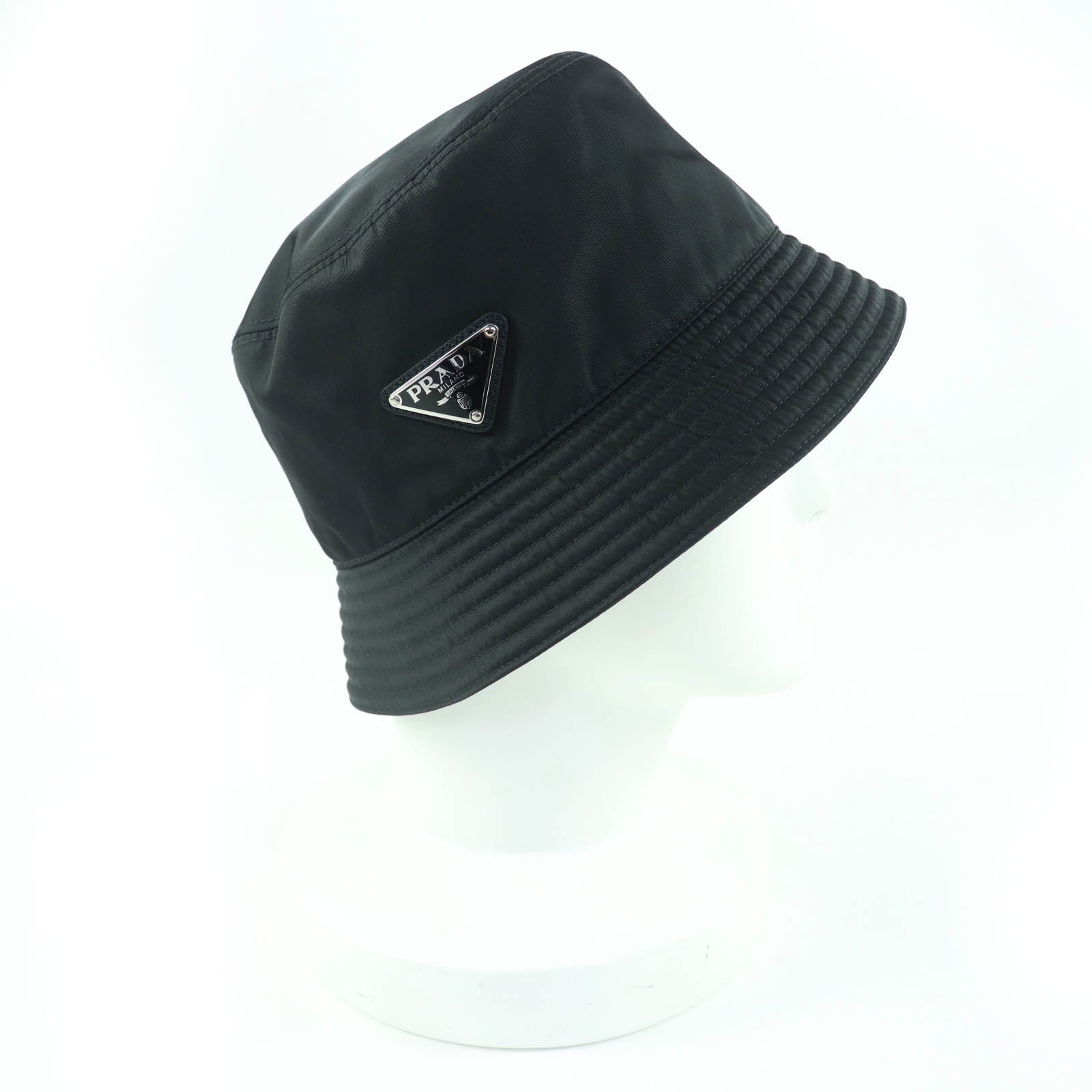 プラダ Re-Nylon トライアングル ロゴ ハット