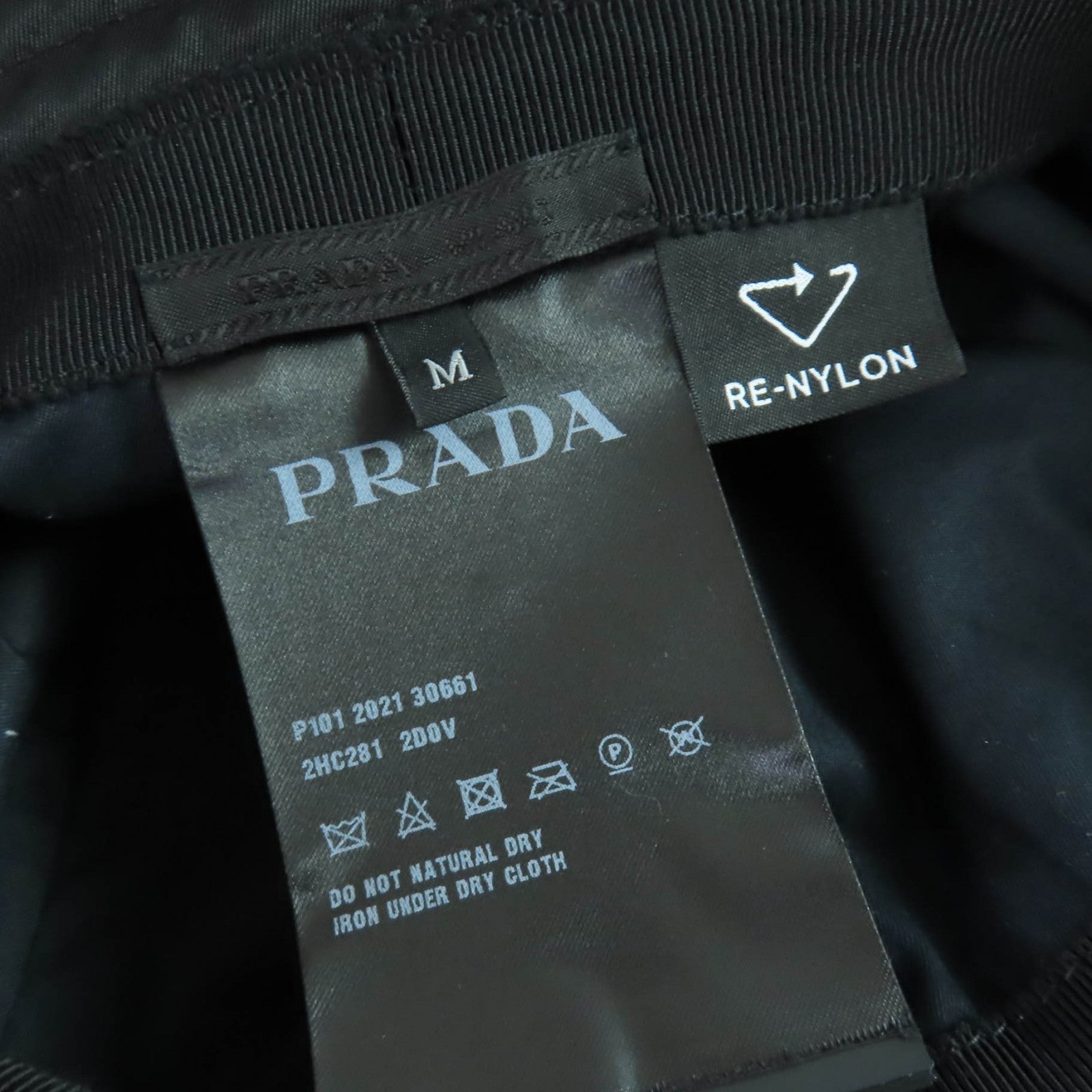 プラダ Re-Nylon バケットハット
