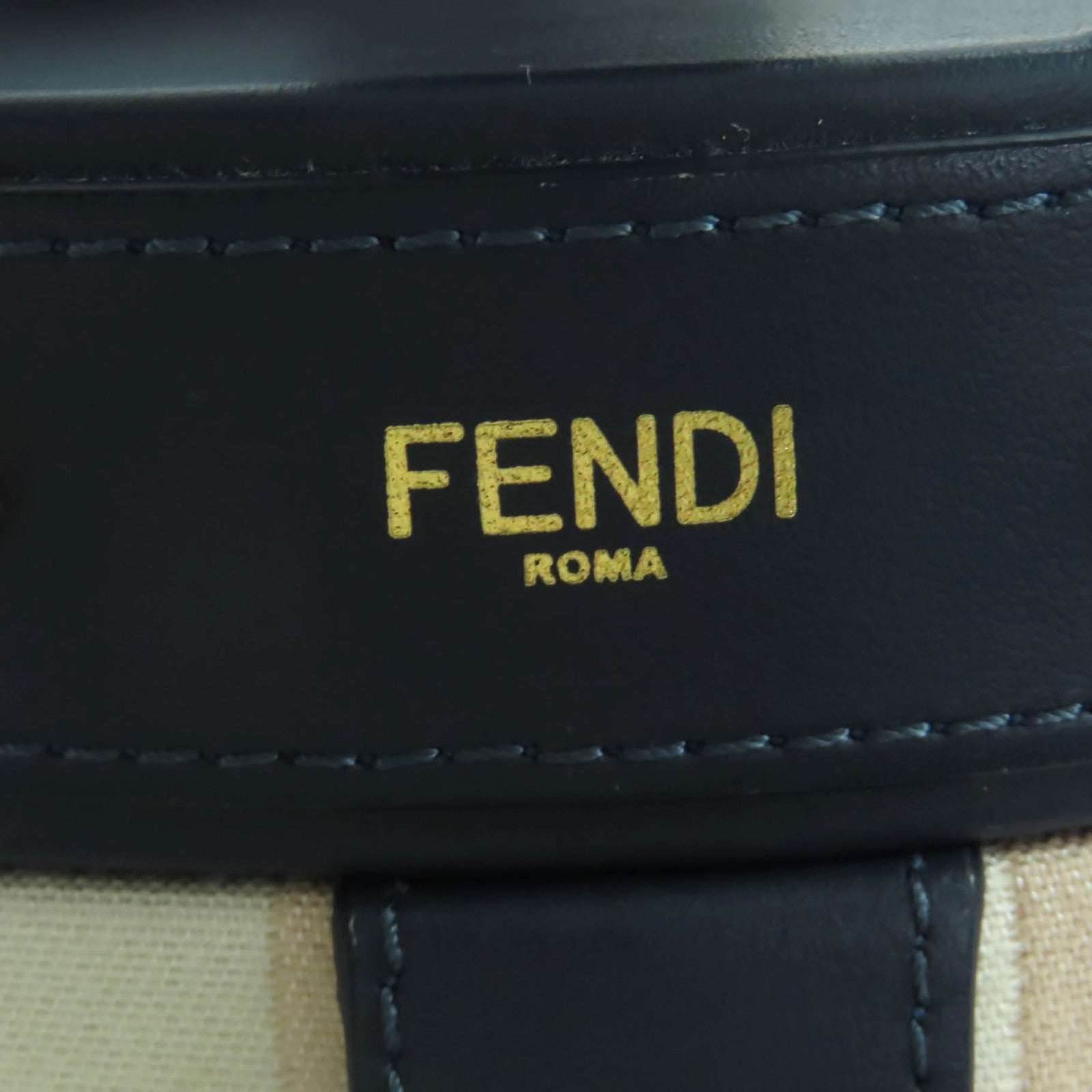 フェンディ レザー ポーチ