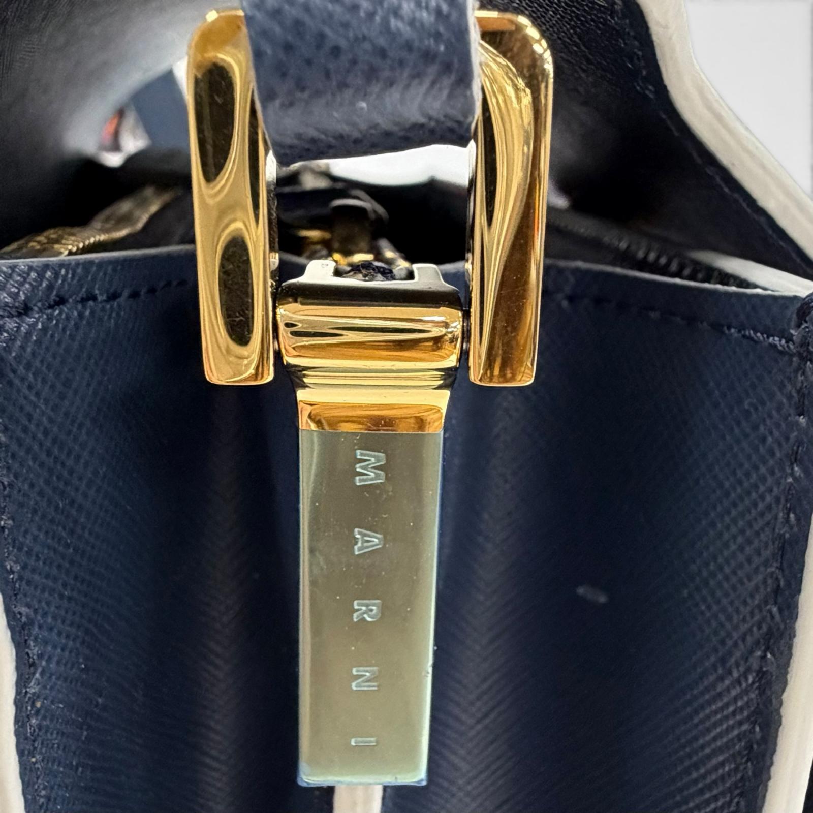 マルニ Trunk レザーショルダーバッグ