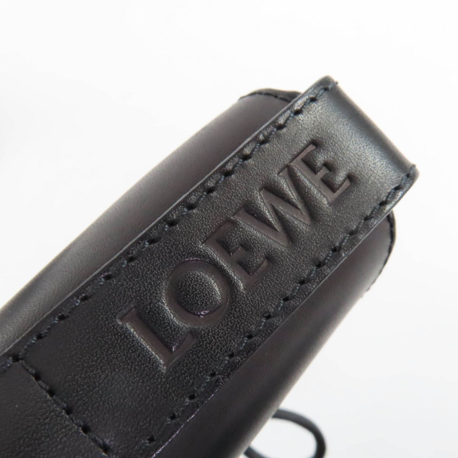 ロエベ ロゴエングレーブド レザーショートブーツ