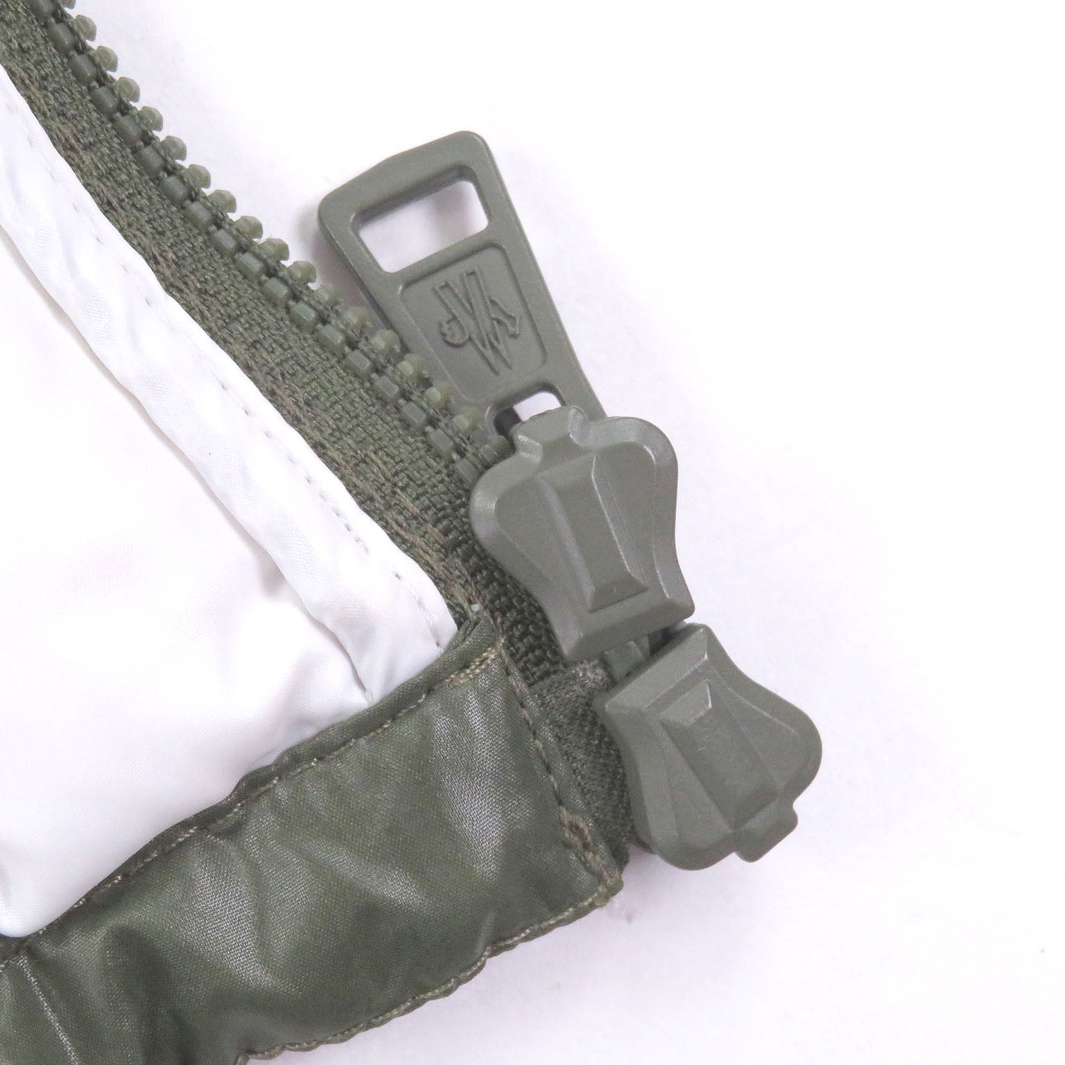 モンクレール GENICHI GILET ダウンベスト