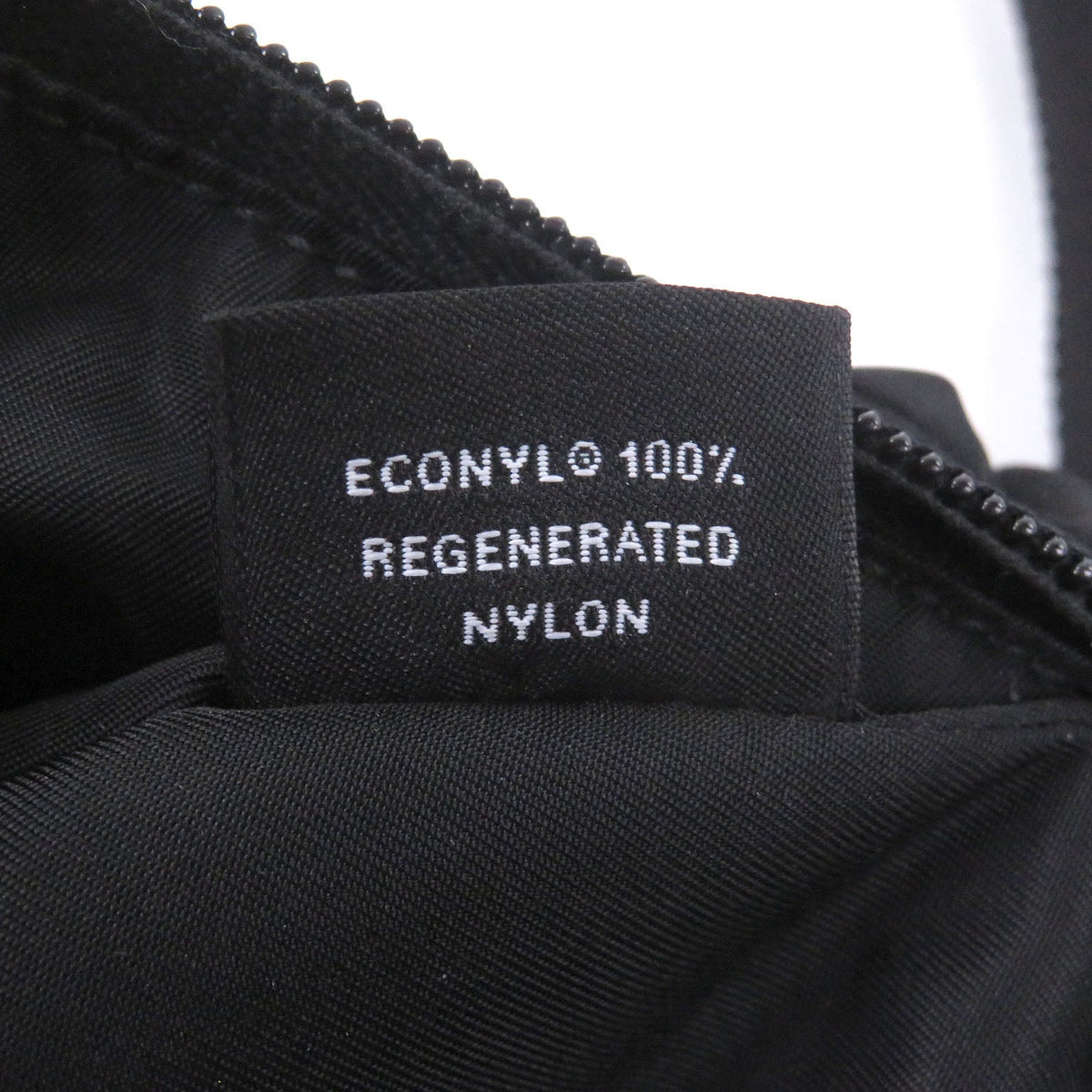 プラダ Re-Nylon ショルダーバッグ