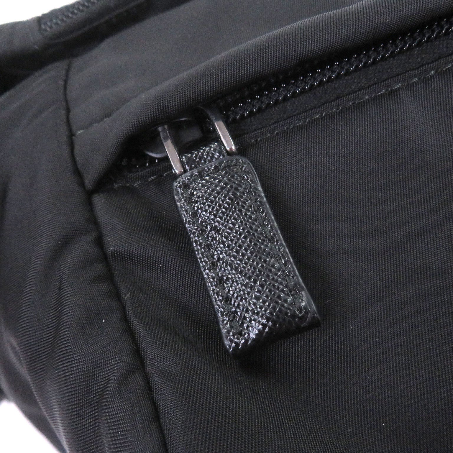 プラダ Re-Nylon ショルダーバッグ
