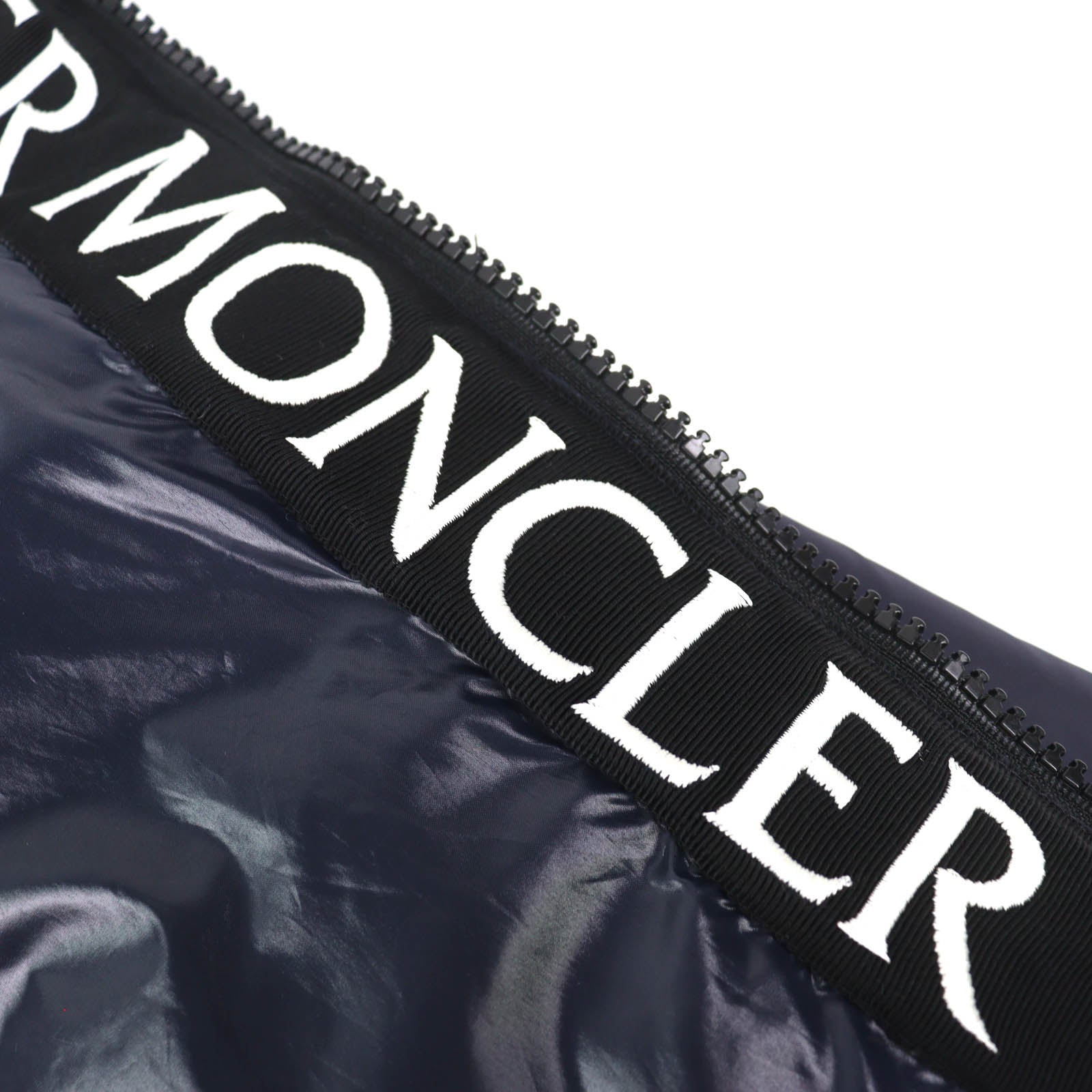 モンクレール MONTCLA ダウンフードジャケット