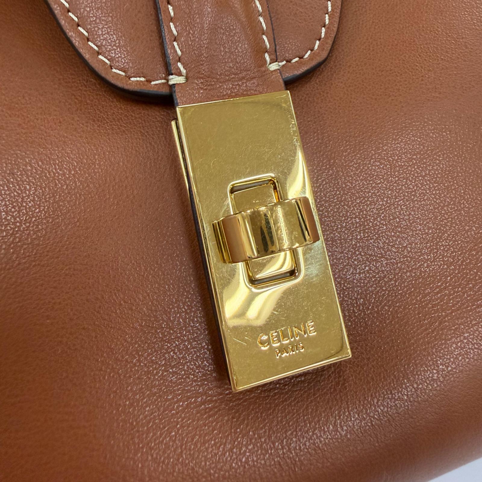 セリーヌ ティーンソフト16 レザーショルダーバッグ