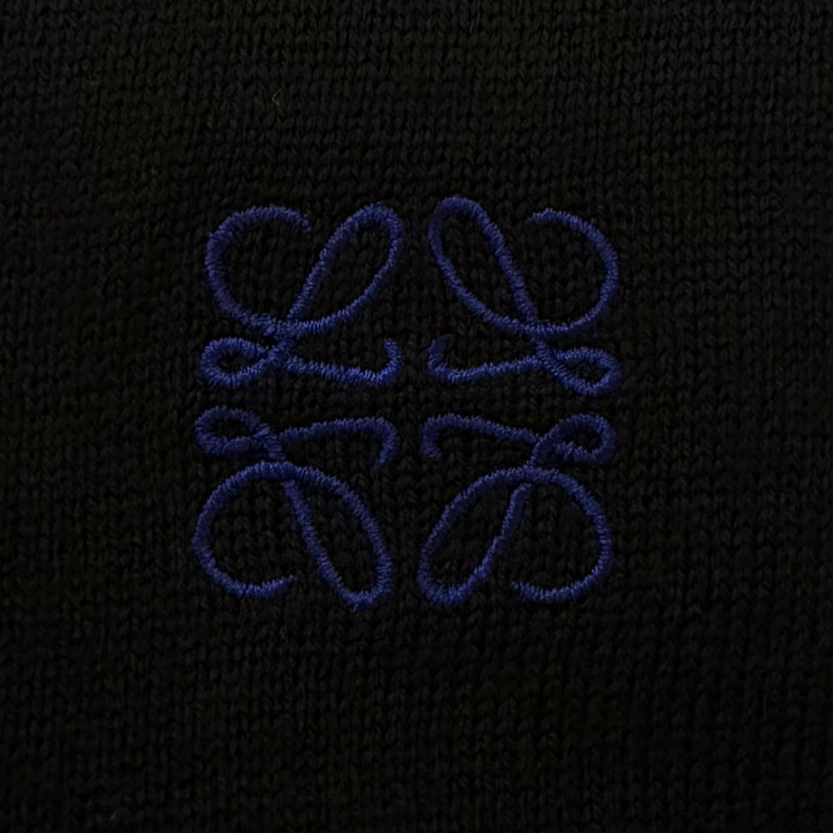 ロエベ アナグラムロゴ刺繍 ライトウールカーディガン