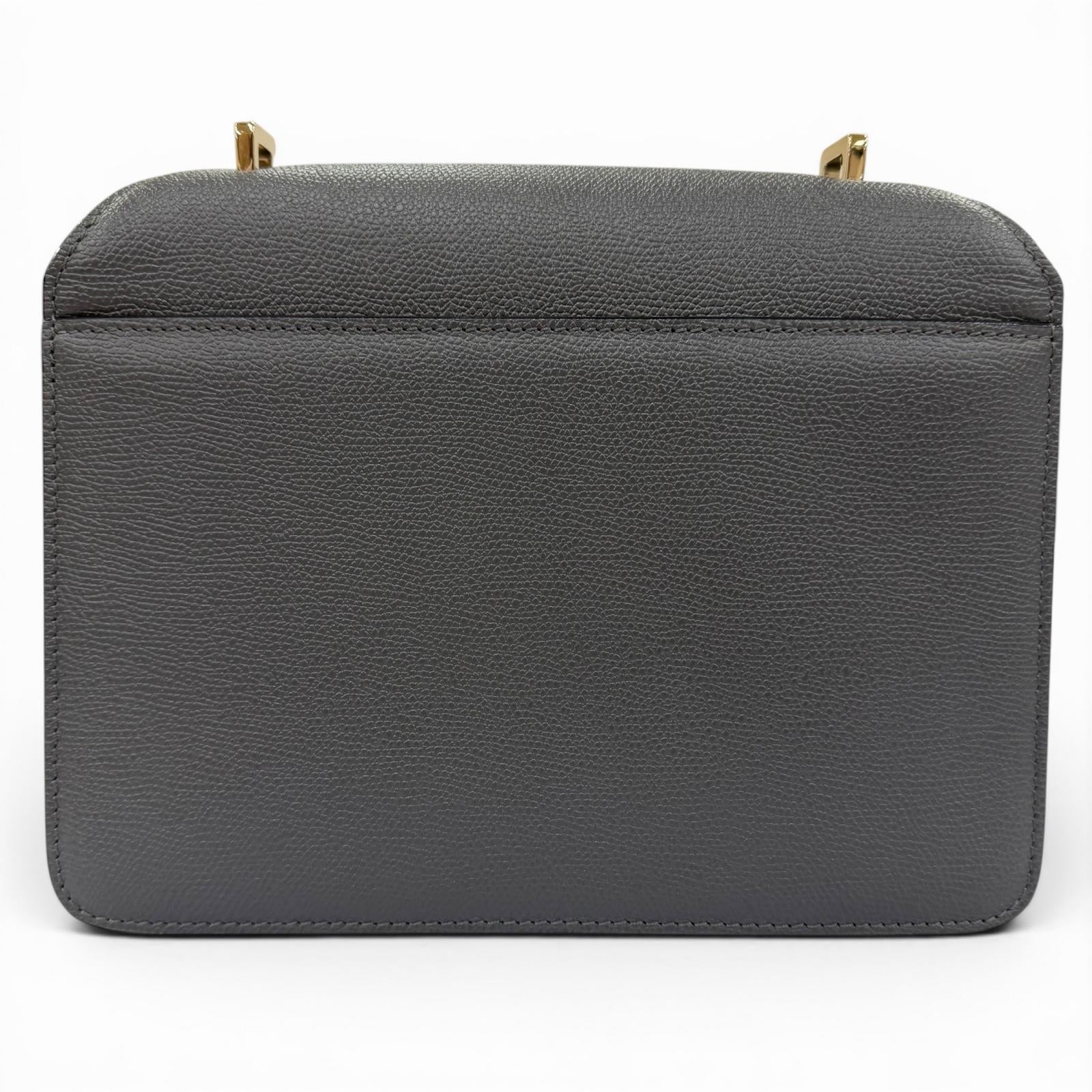 ヴァレクストラ ソフトカーフスキンショルダーバッグ