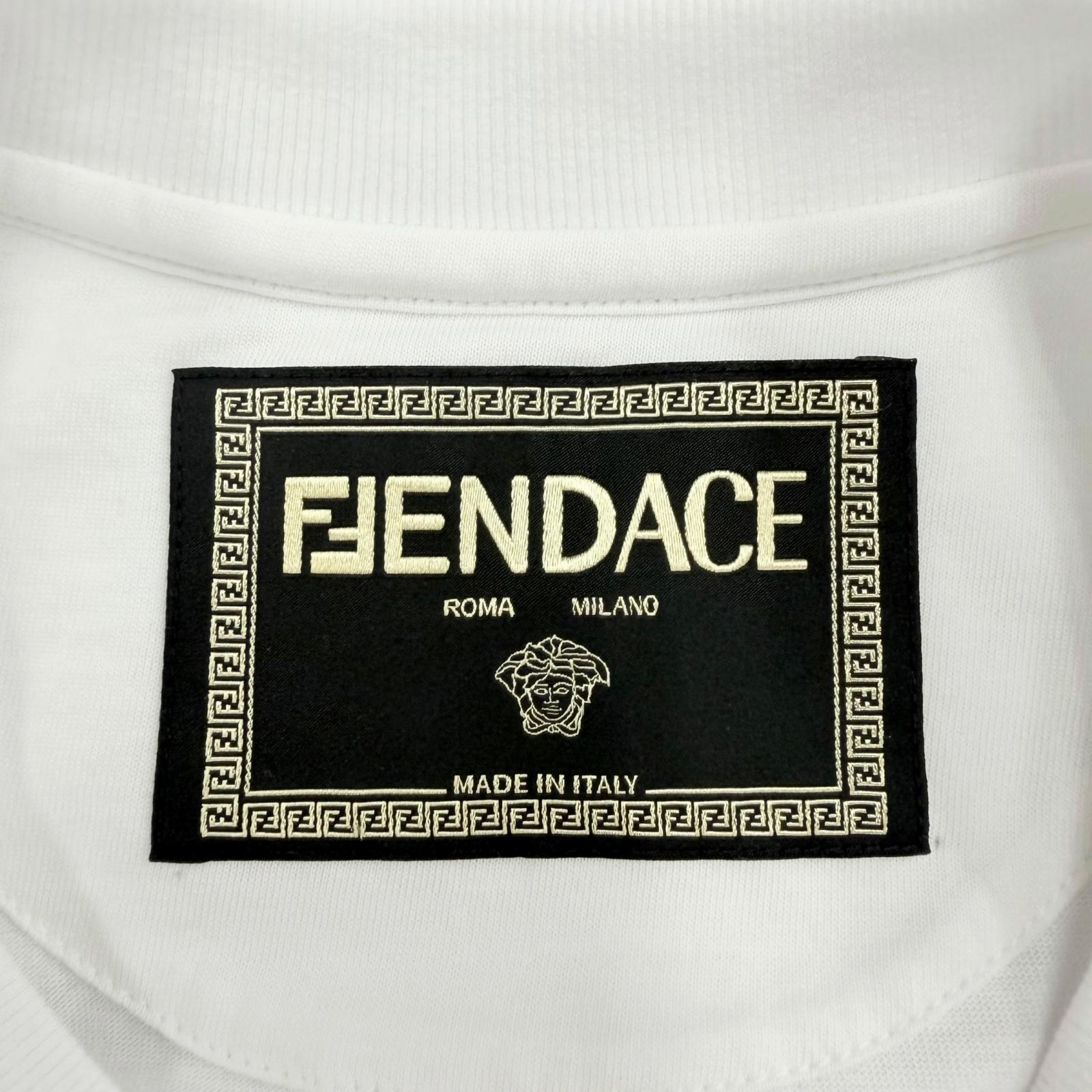 フェンダーチェ コットン半袖Tシャツ