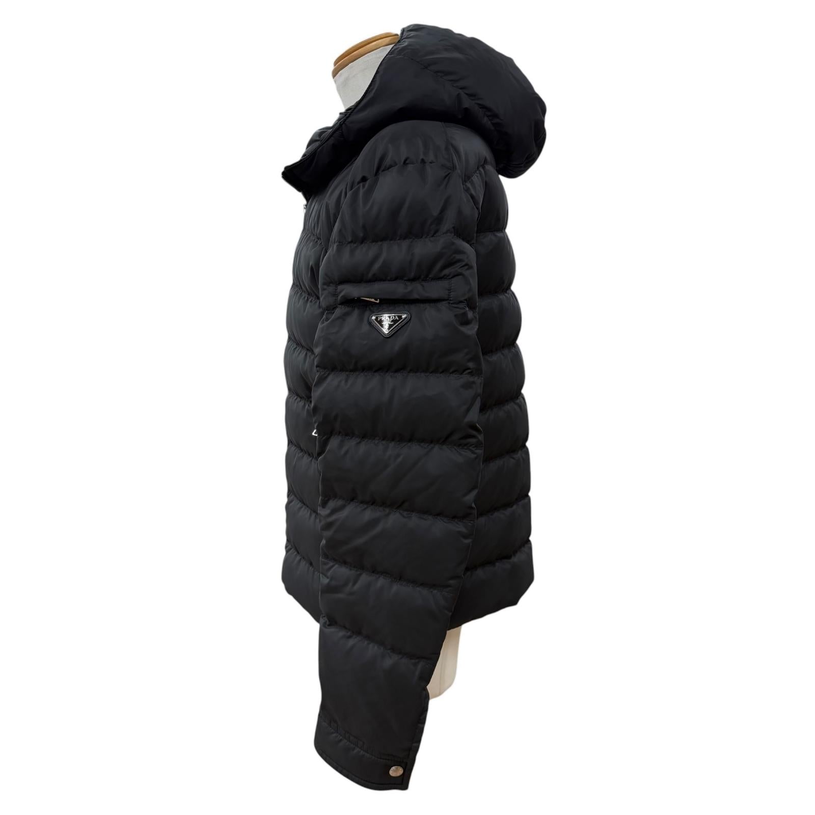 プラダ ポリエステルダウンジャケット