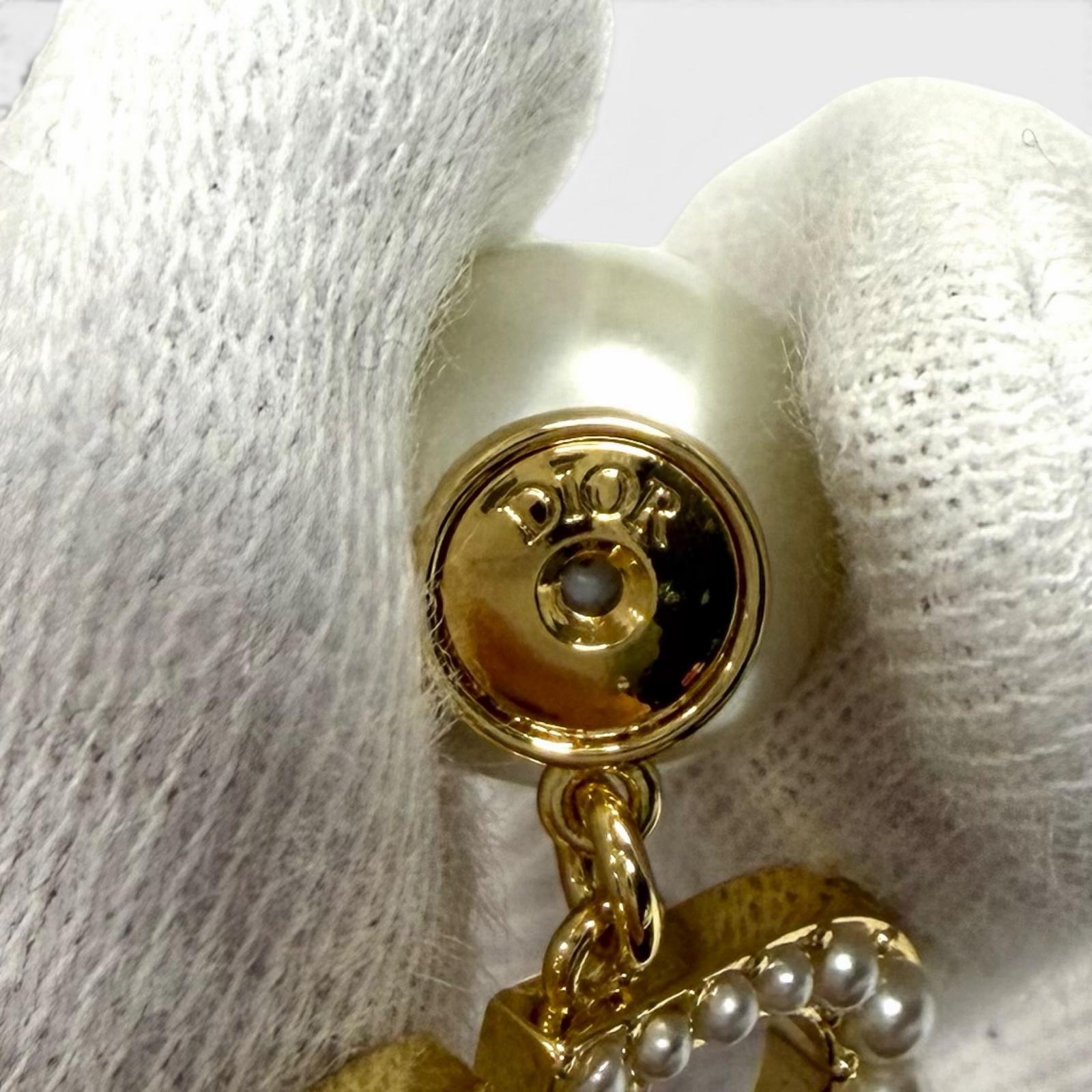 ディオール トライバル ピアス