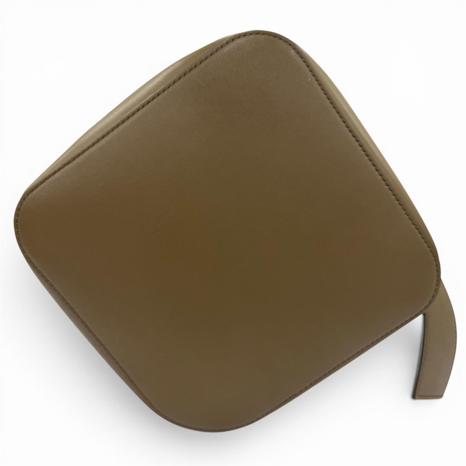 ロエベ Pebble Bucket Bag スムースカーフスキンショルダーバッグ