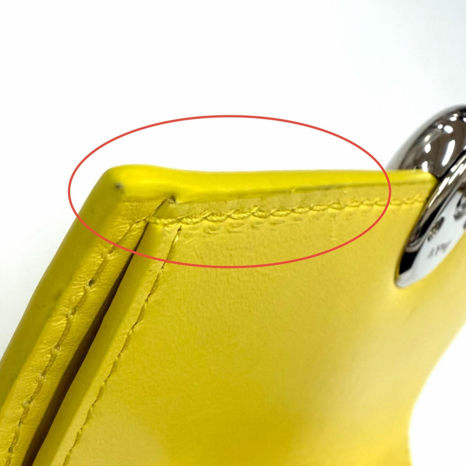 ロエベ ペブル シャイニーナパカーフ 三つ折り財布