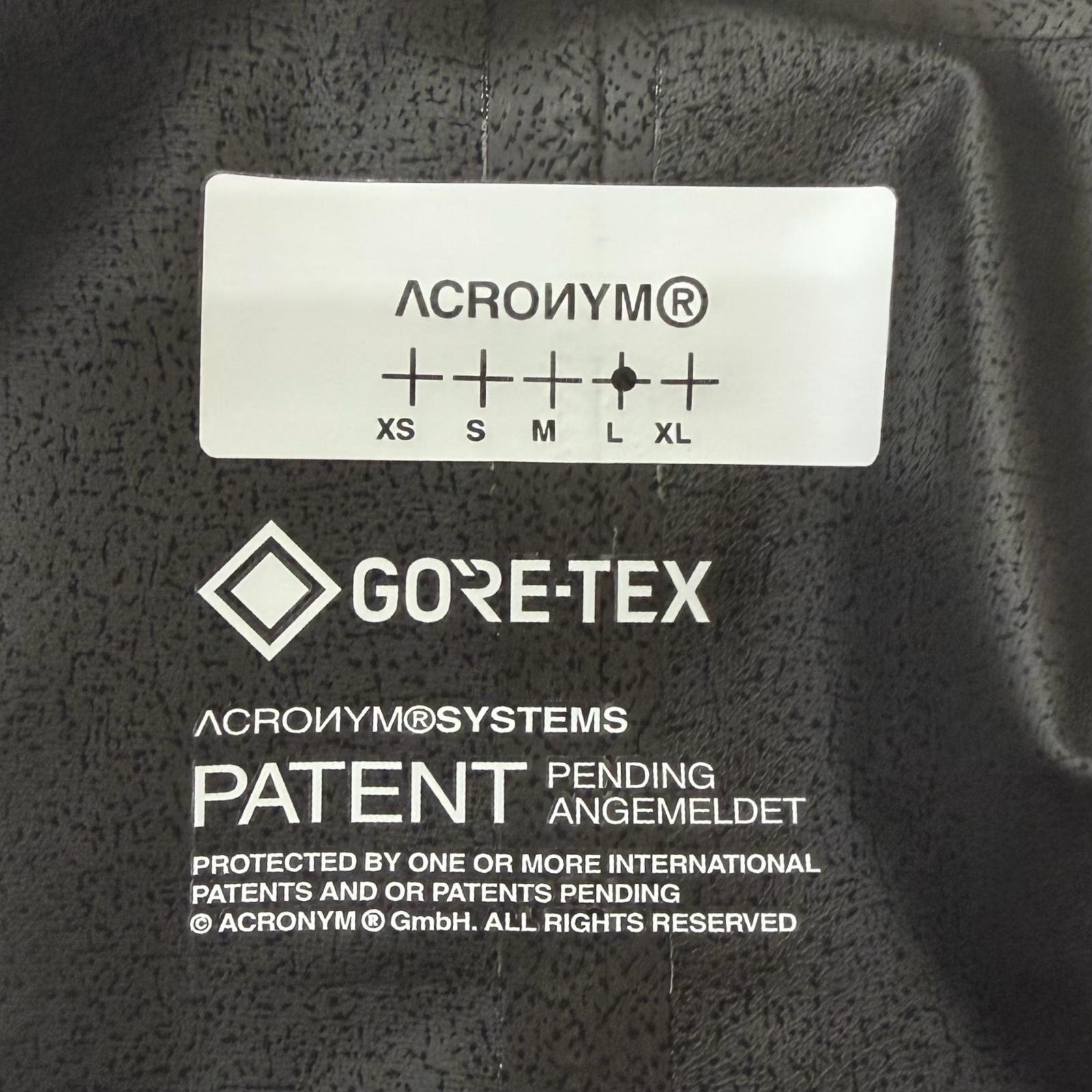 アクロニウム 2.5L GORE-TEX INTEROPS PARKA コート