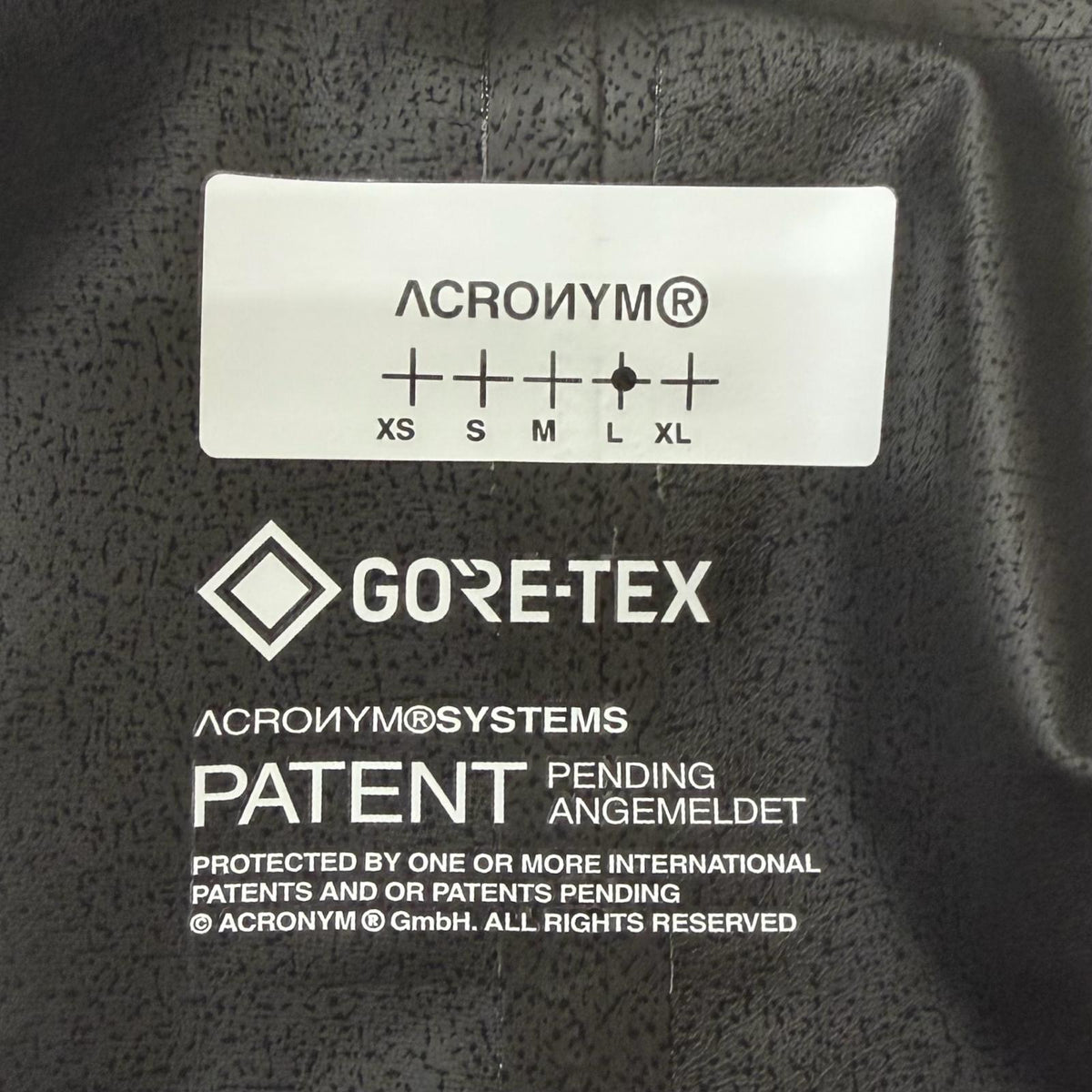 アクロニウム 2.5L GORE-TEX INTEROPS PARKA コート