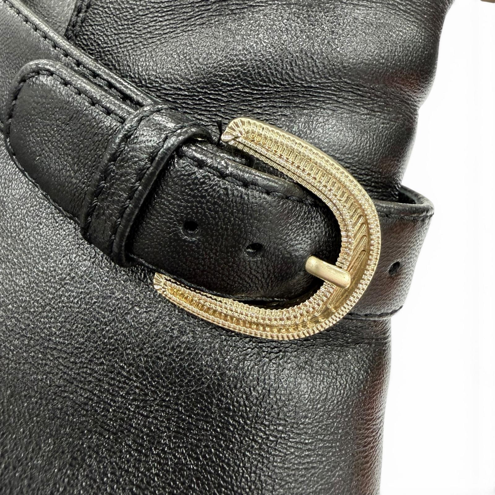 シャネル レザーショートブーツ
