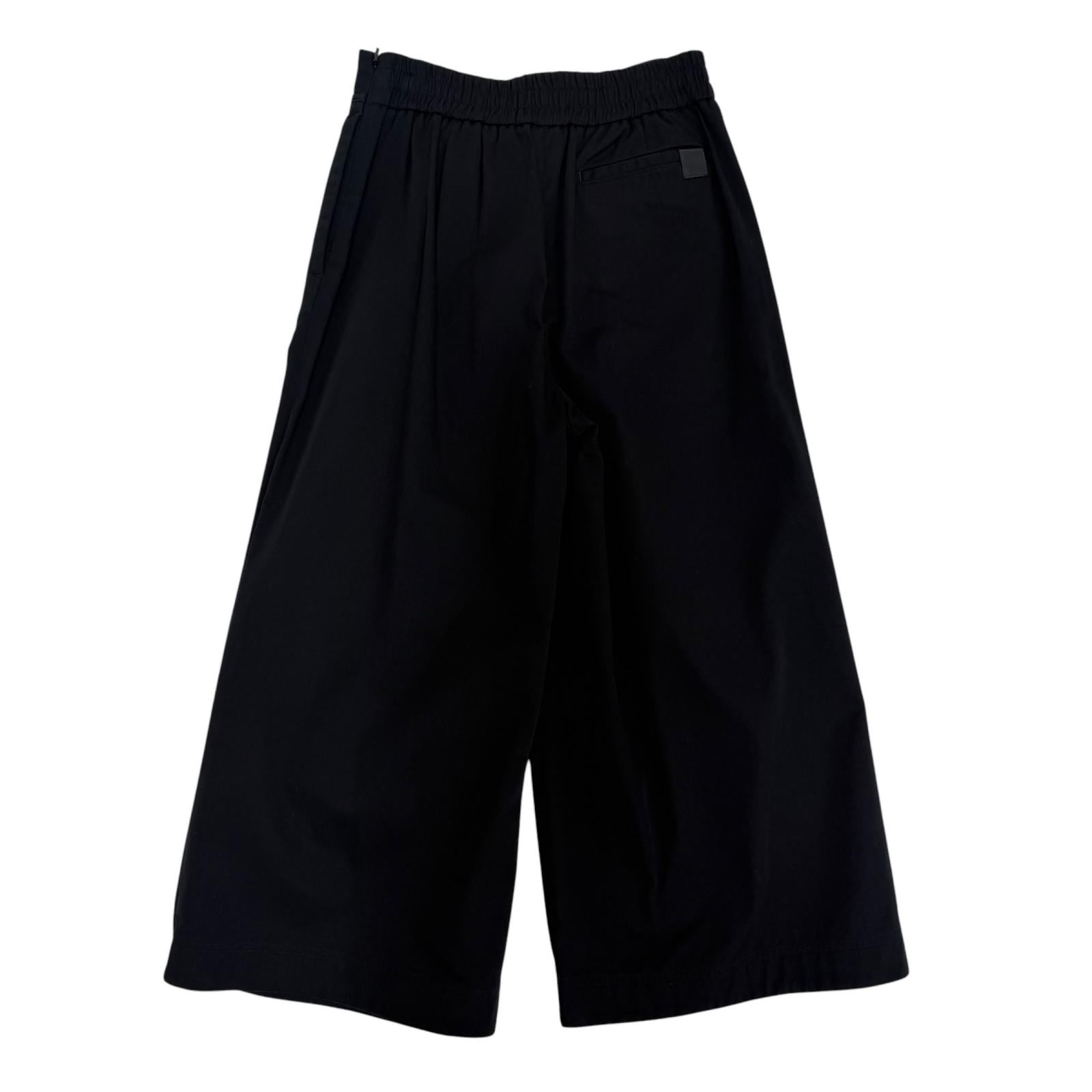 ロエベ アナグラム レザーパッチ クロップドパンツ