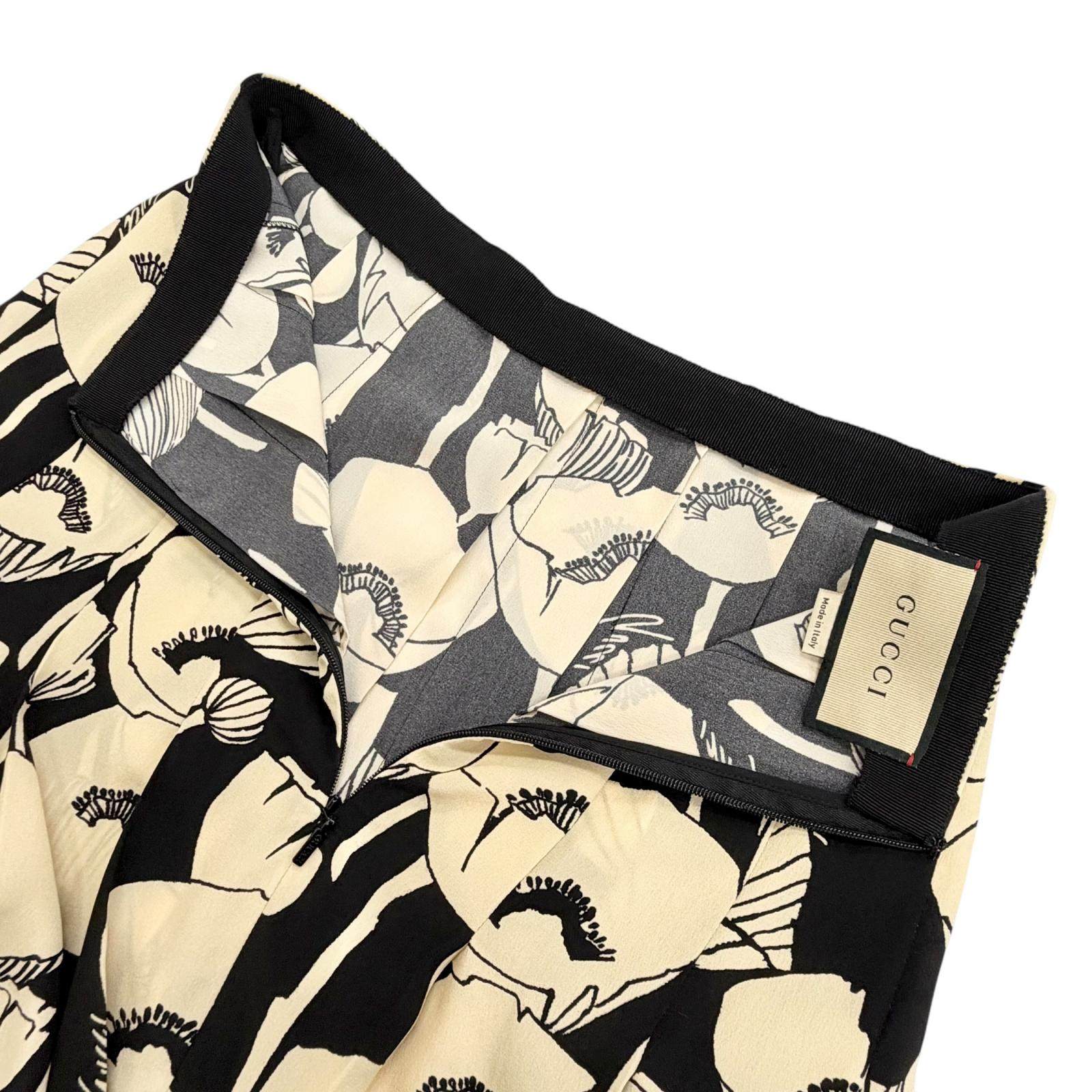 グッチ シルクプリーツスカート