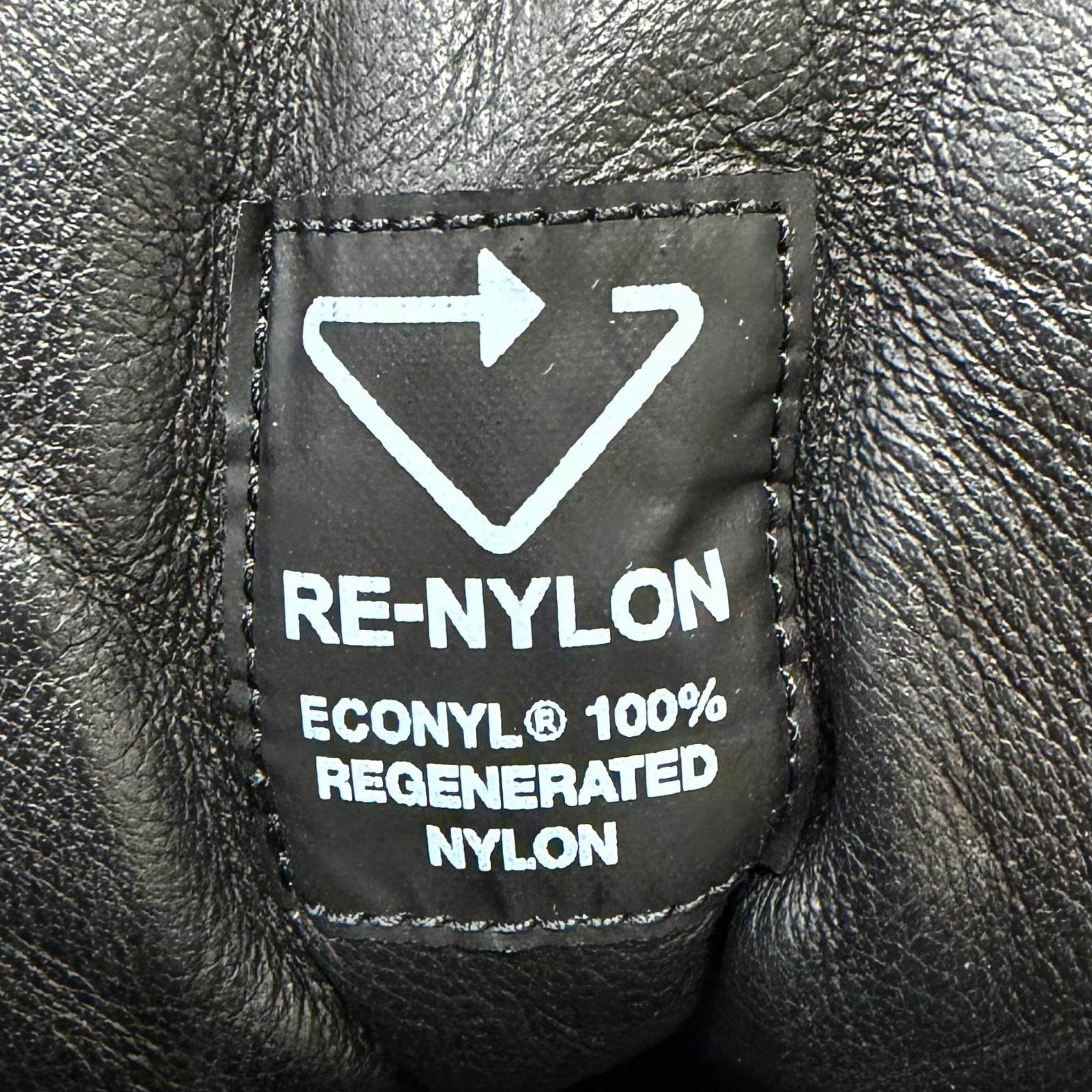 プラダ Re-Nylon スニーカー