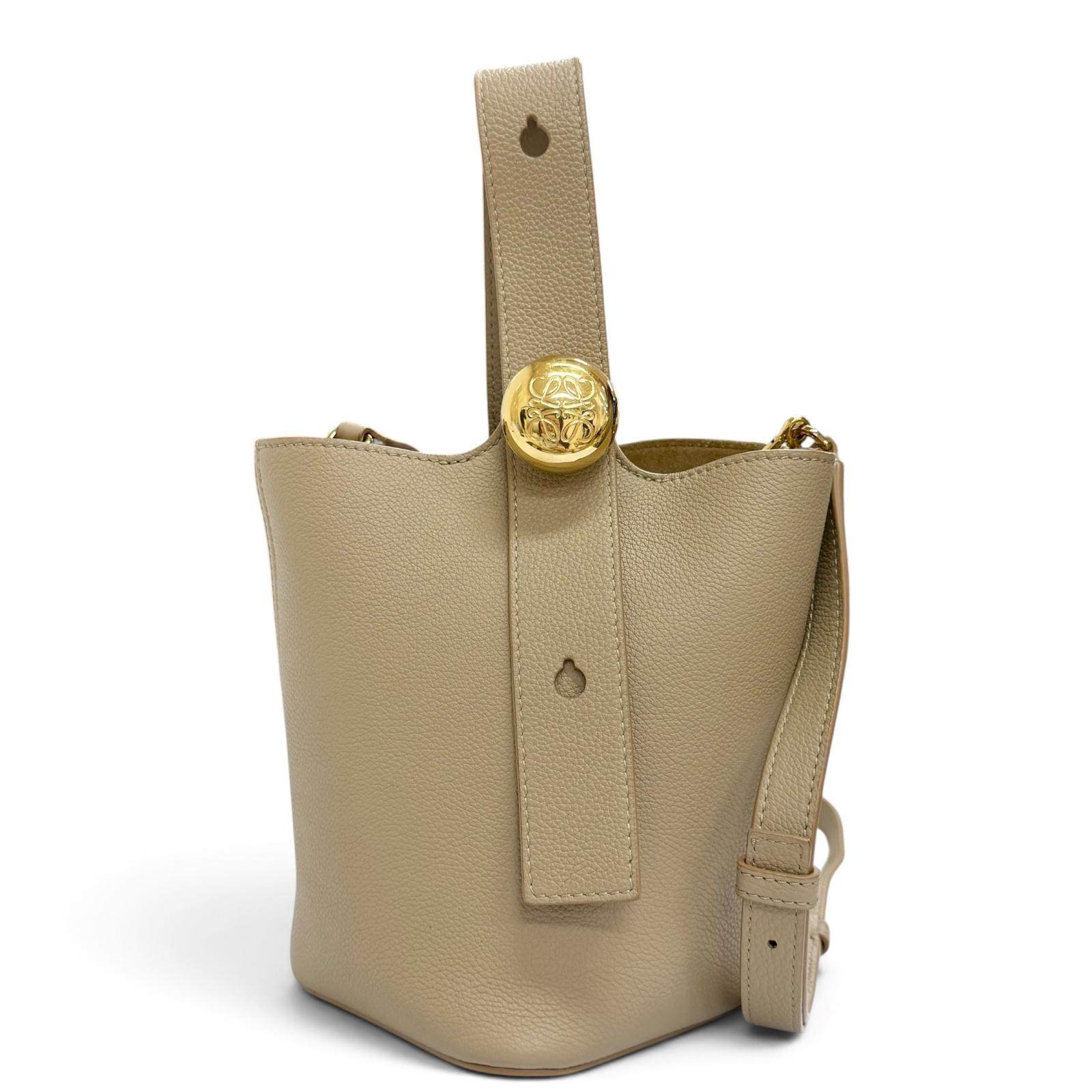 ロエベ Pebble Bucket Bag Mini レザーショルダーバッグ