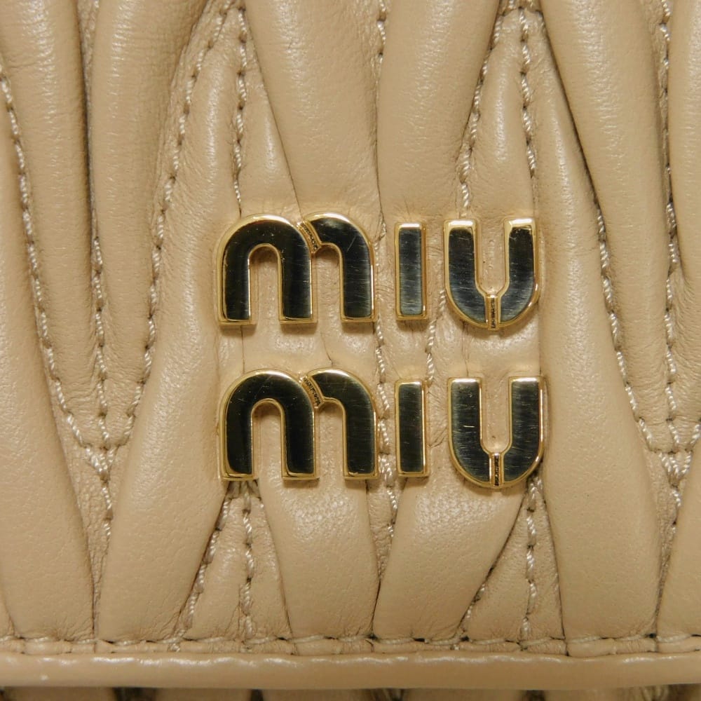 ミュウミュウ マテラッセ ナッパレザー 三つ折り財布