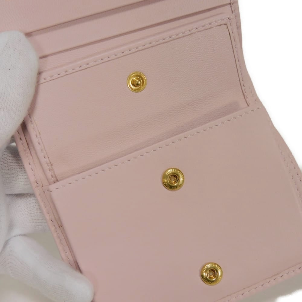 ミュウミュウ ドットスタッズ ナッパレザー 二つ折り財布