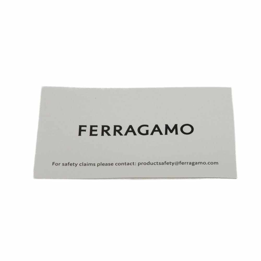 サルヴァトーレ フェラガモ ワンダ カーフレザー長財布