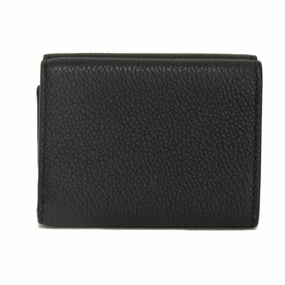 フェンディ コンパクトウォレット 三つ折り財布 グレインカーフレザー