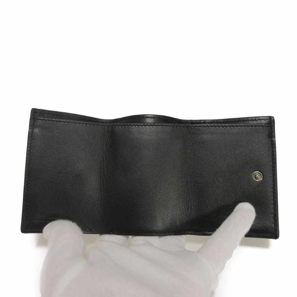 フェンディ コンパクトウォレット 三つ折り財布 グレインカーフレザー