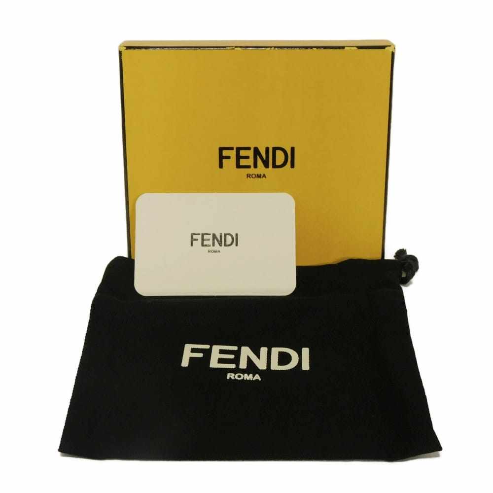 フェンディ コンパクトウォレット 三つ折り財布 グレインカーフレザー