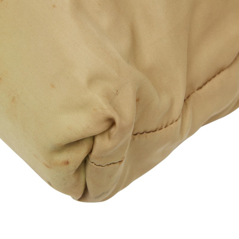 プラダ トライアングルロゴ プレート ナイロン トートバッグ