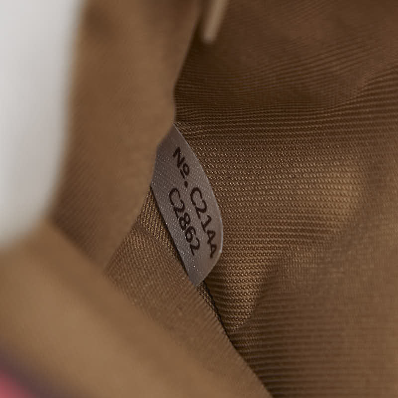 コーチ C2862 レザー二つ折り財布