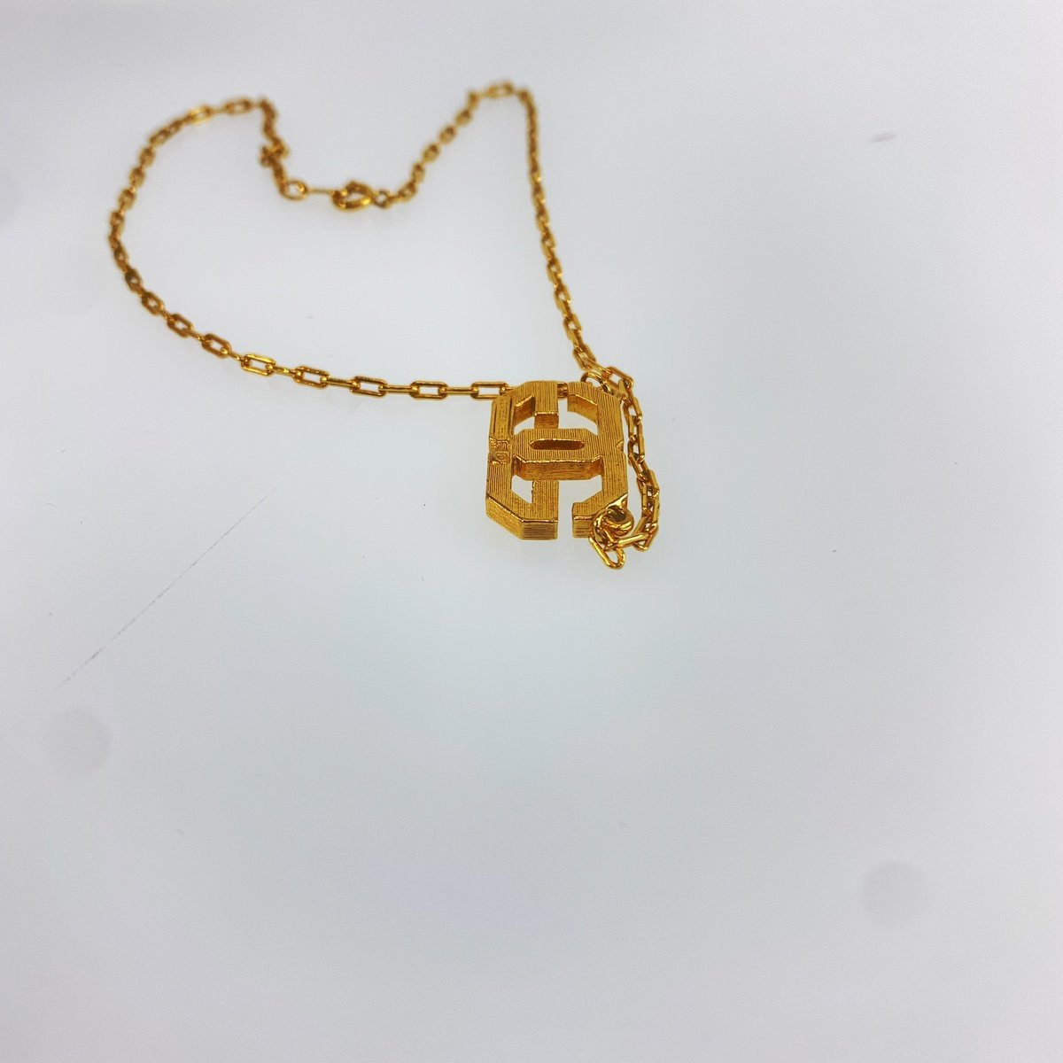 ジバンシィ ネックレス