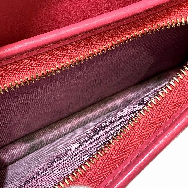 グッチ GGマトラッセ レザー二つ折り財布