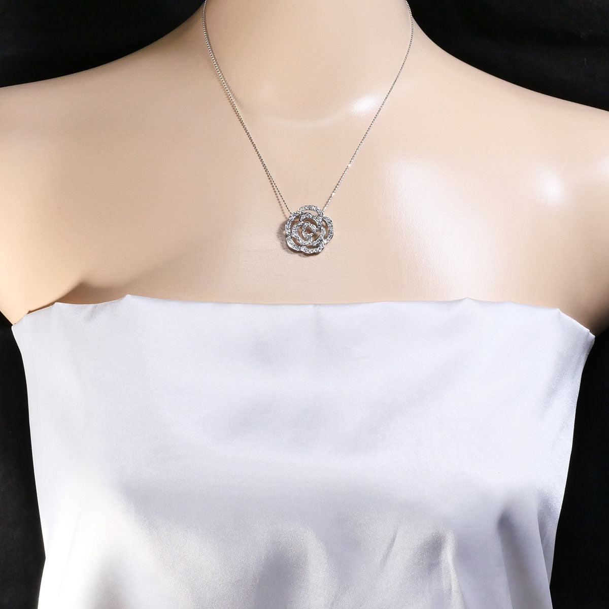 Au750ホワイトゴールドダイヤモンドネックレス
