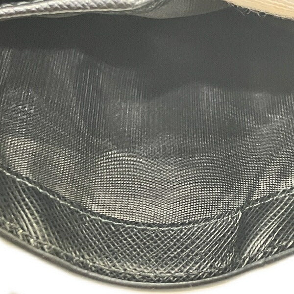 プラダ サフィアーノ レザー二つ折り財布